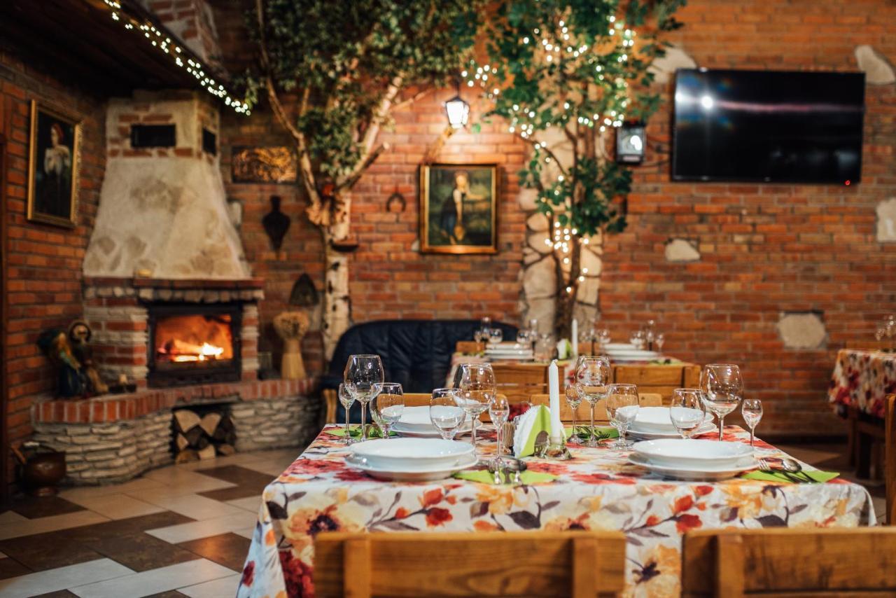 Hotel Orzel Zamość エクステリア 写真