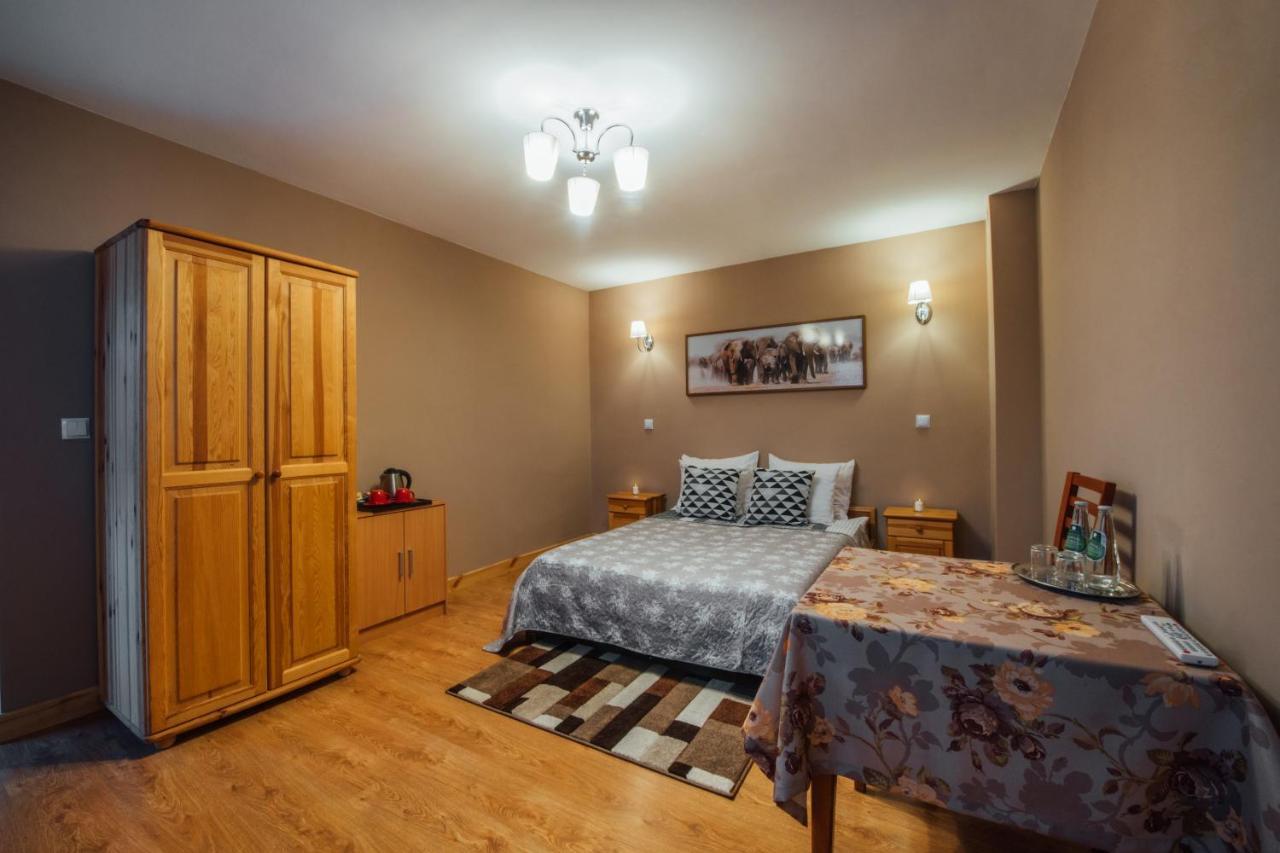 Hotel Orzel Zamość エクステリア 写真