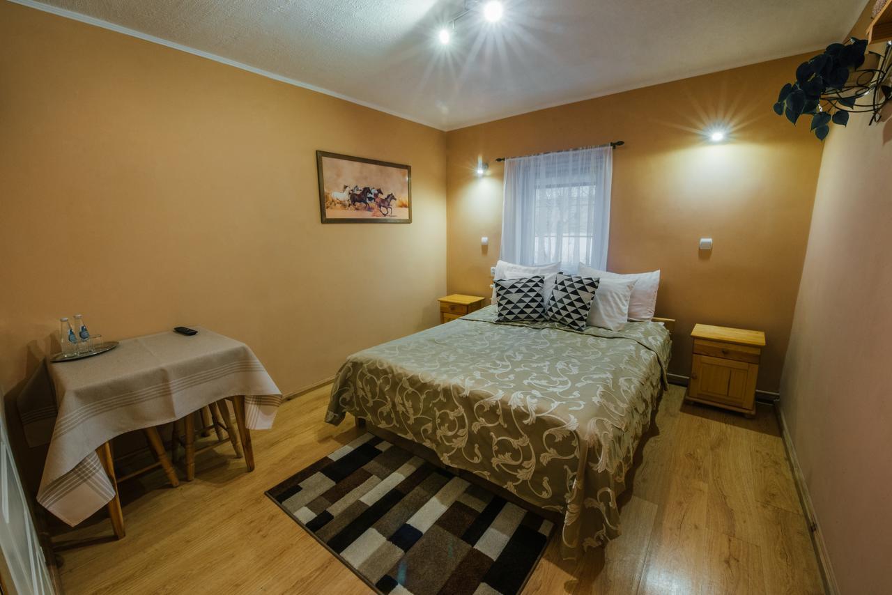 Hotel Orzel Zamość エクステリア 写真