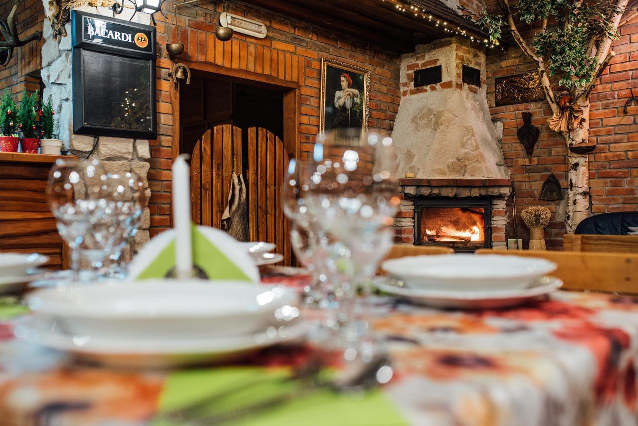 Hotel Orzel Zamość エクステリア 写真